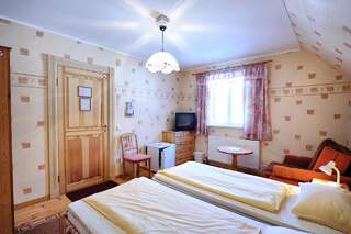 Отель Villa Johanna Guesthouse Пярну Двухместный номер с 1 кроватью или 2 отдельными кроватями-5
